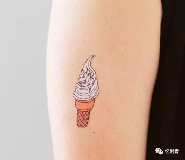 网红纹身吃瓜,吃瓜群众热议不断  第2张