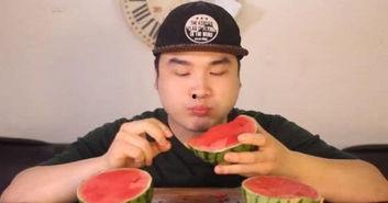 网红吃瓜红领巾,揭秘网络红人的幕后故事  第3张