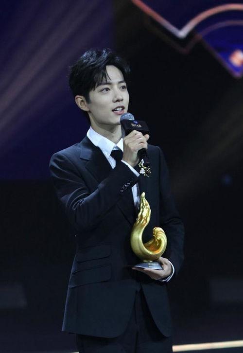 9条娱乐圈最新爆料,明星动向大揭秘,热点事件盘点!